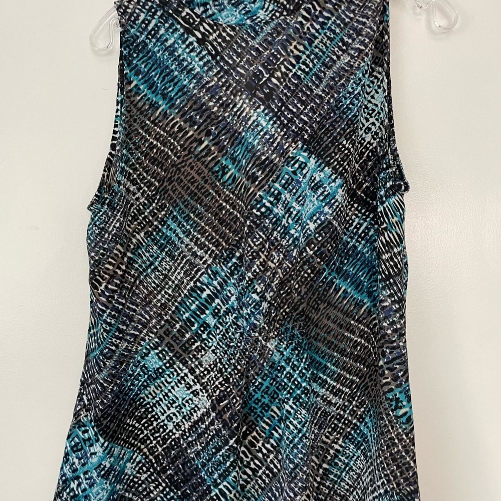 Beautiful casual top, 25 inch length multi colors